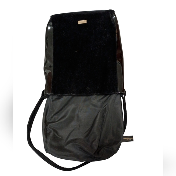 Carolina Herrera black shoulder purse with gold hardware - Picture 4 of 8